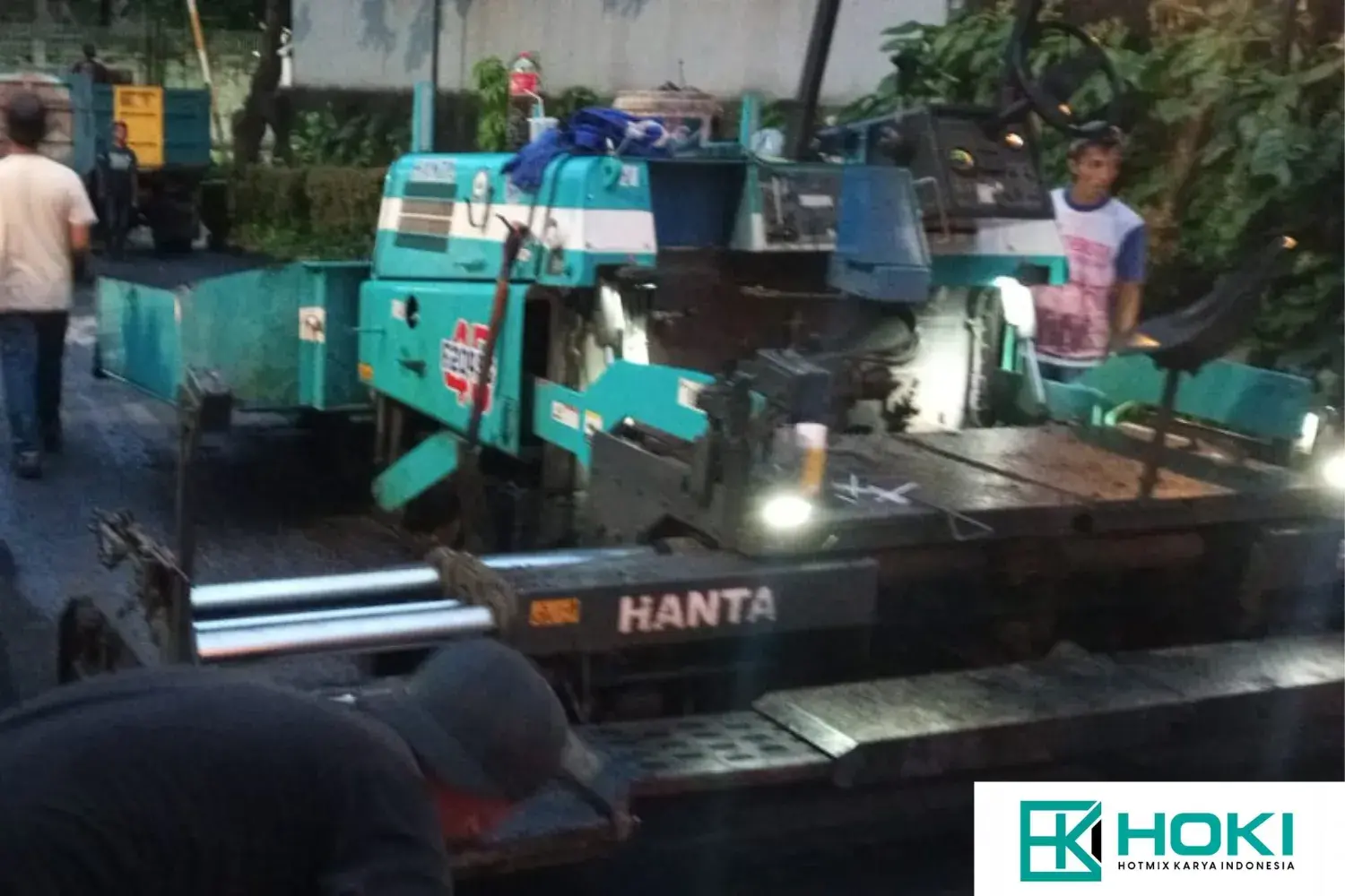 Armada Alat Berat Aspal Karawang
