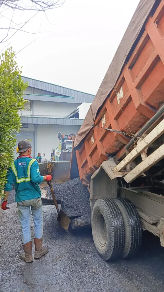 Jasa Aspal Jalan Cikarang AMP Hoki (1) Jasa Aspal Jalan Cikarang AMP Hoki