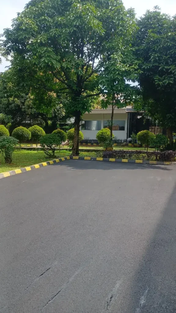 Pengaspalan Hotmix Area Parkir