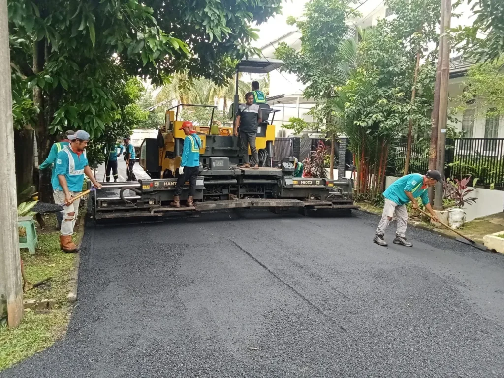 Sewa Alat Aspal Cikarang AMP Hoki (3) asphalt finisher